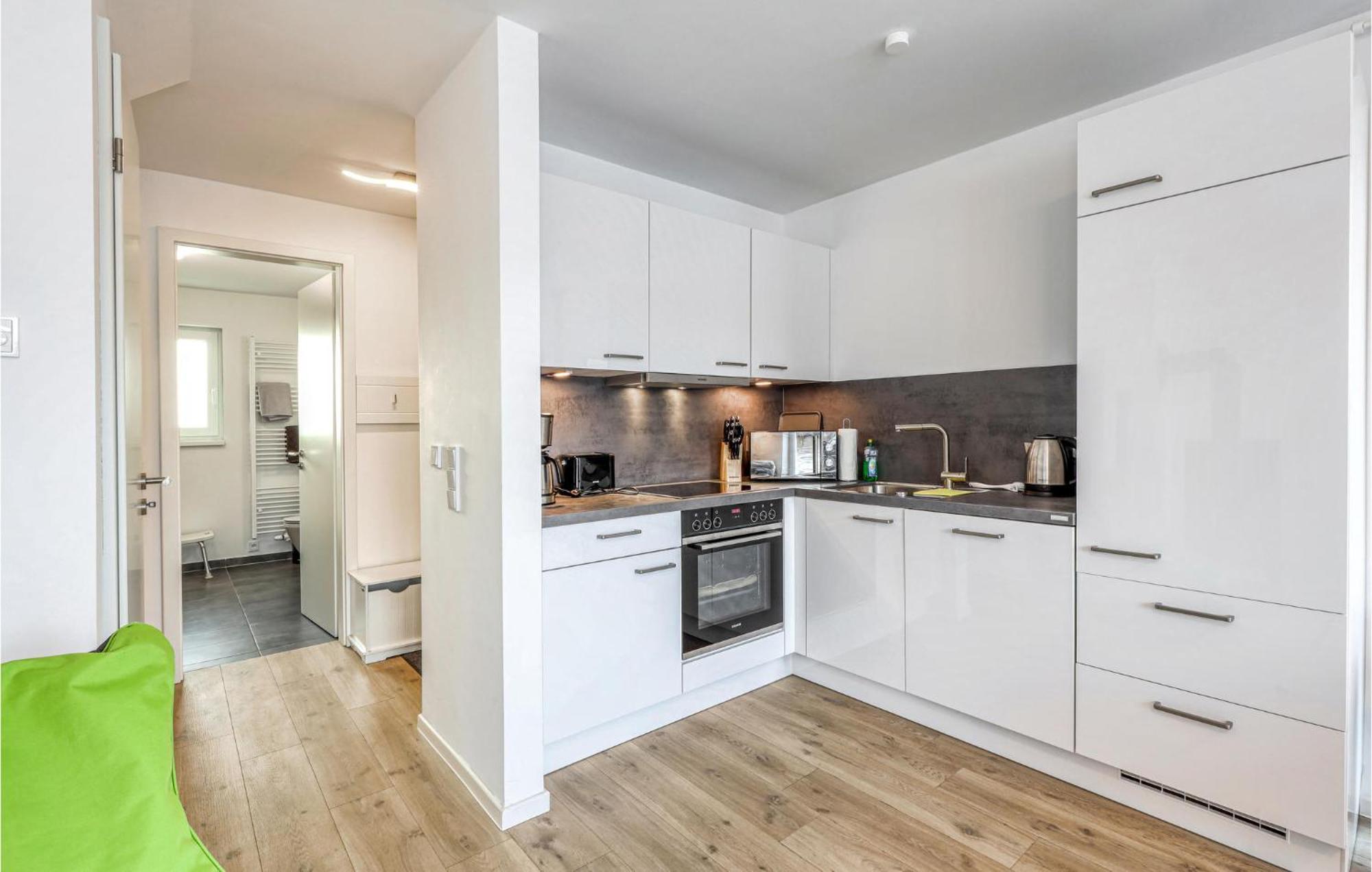 Nice Home In Tossens With Kitchen Exterior foto
